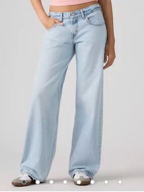 Levi's Women's Low Loose Jeans Light Wash, Size 31, Viral Jeans READ DESCRIPTION